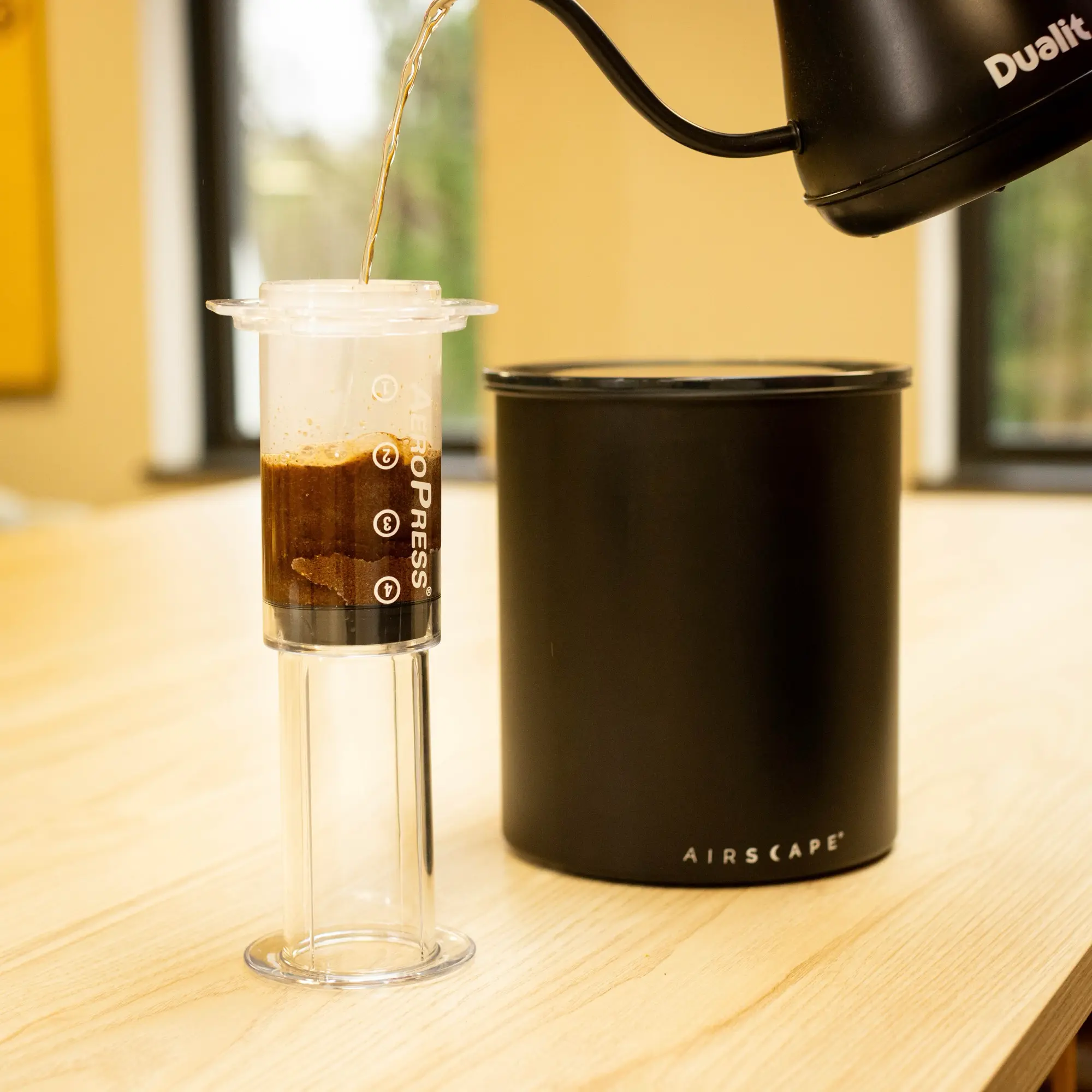 Aeropress Gift Set Clear/Colour - Image 9