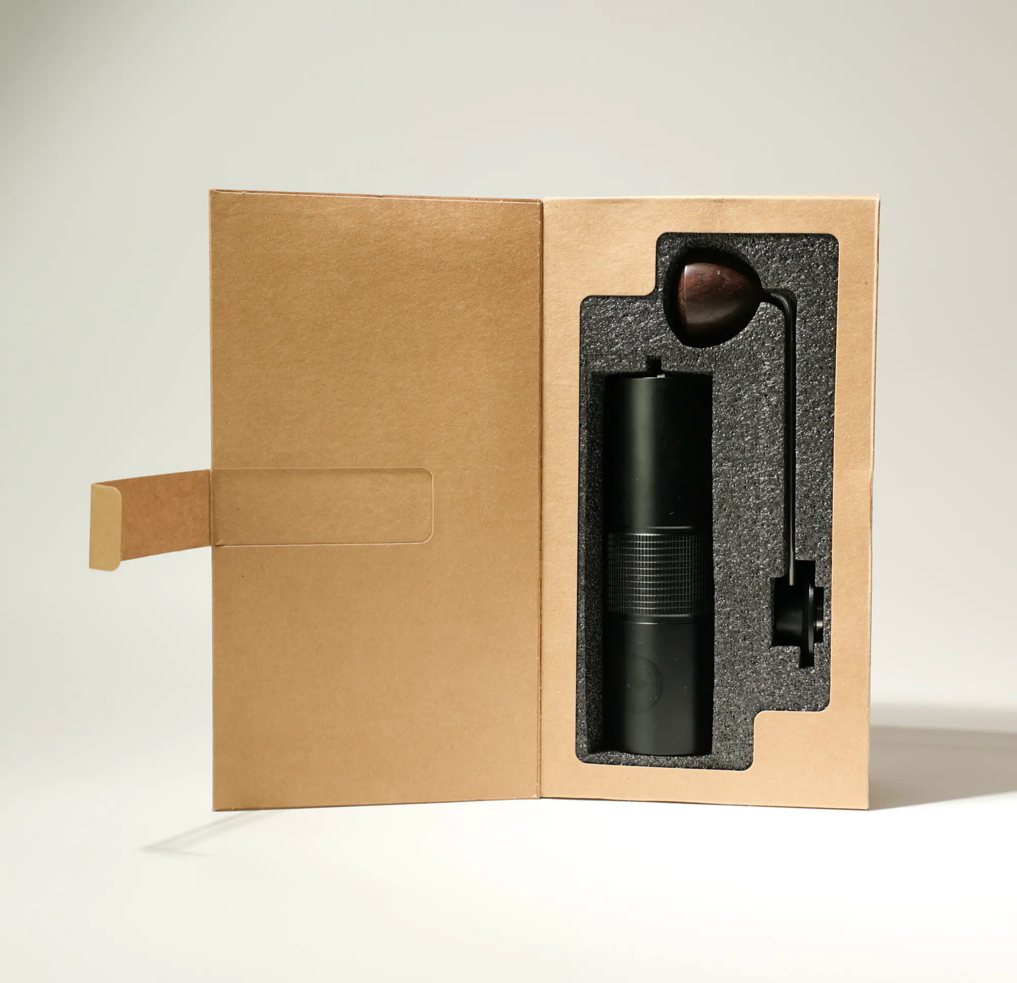 AeroPress Gift Set with Grinder - Image 4
